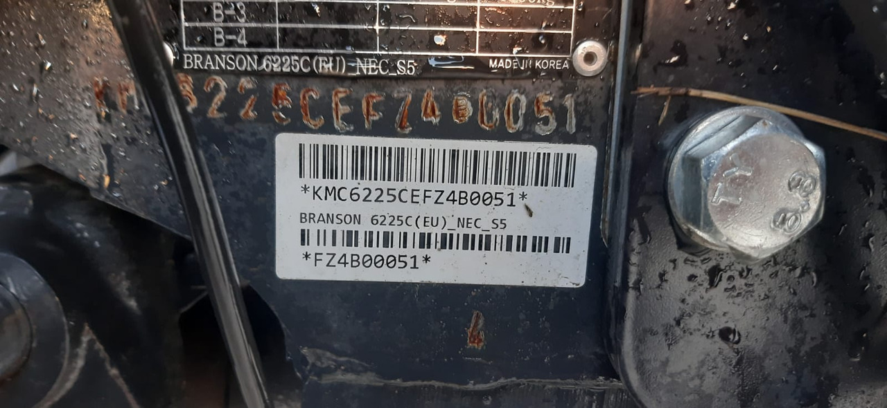 Branson 6225C - Tractor: foto 2 Branson 6225C - Tractor: foto 2