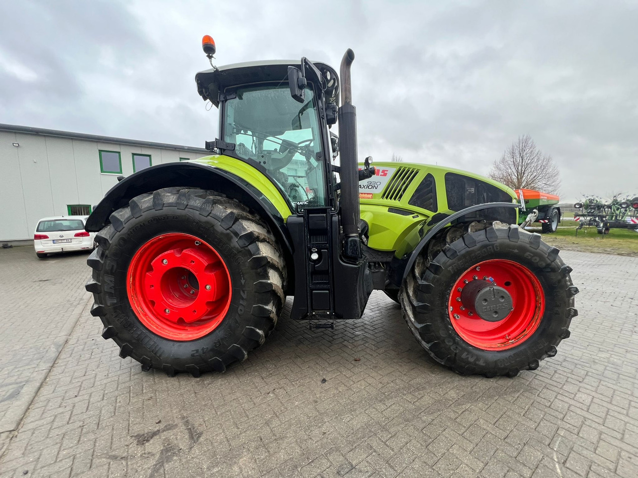 Tractor Claas Axion 930: foto 10