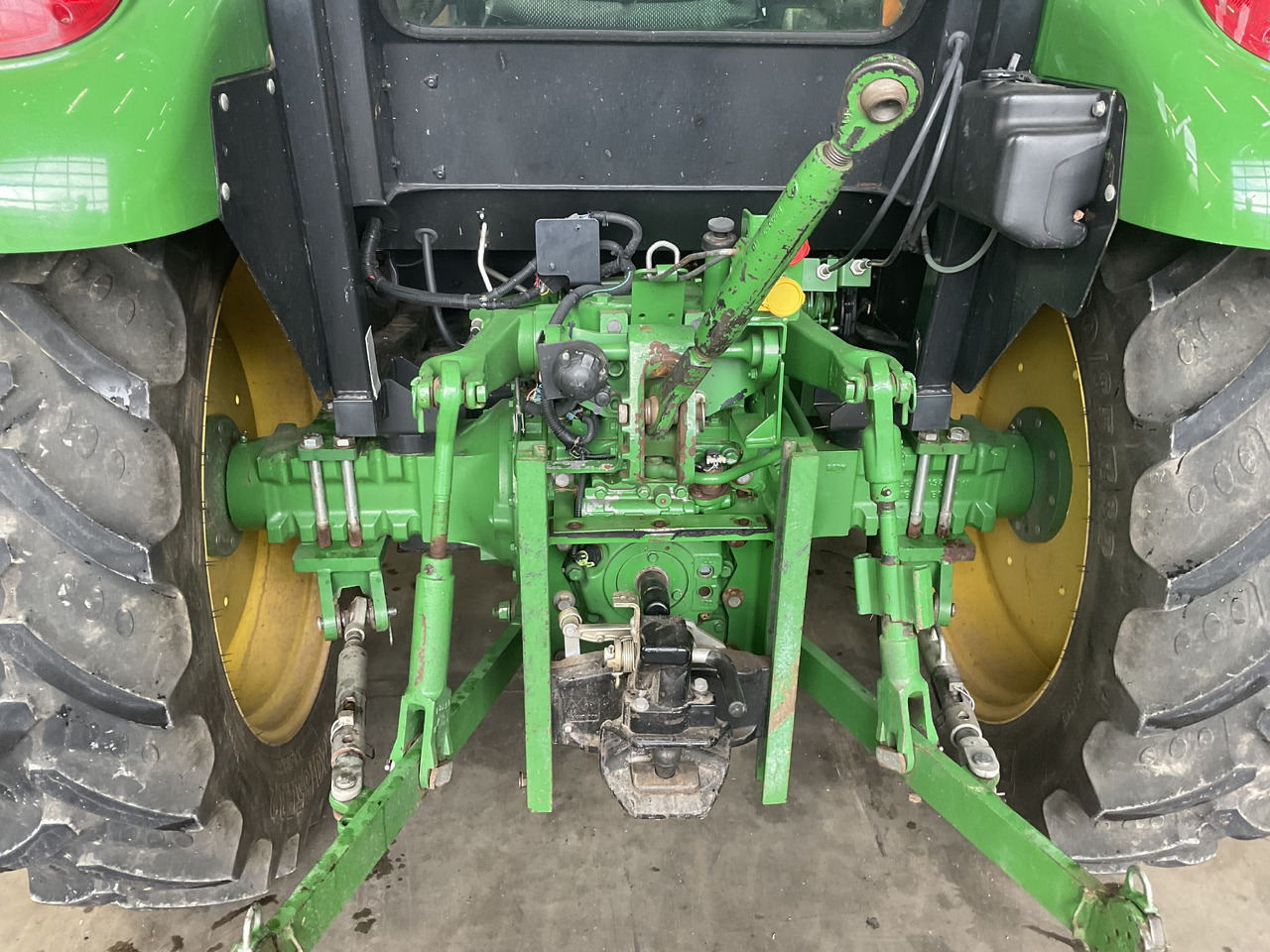 Tractor John Deere 5055 E: foto 8