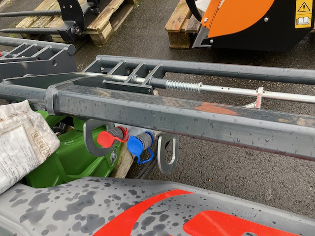 Stoll Frontlader Profil. FZ 46-33.1 - Cargador frontal para tractor: foto 2 Stoll Frontlader Profil. FZ 46-33.1 - Cargador frontal para tractor: foto 2