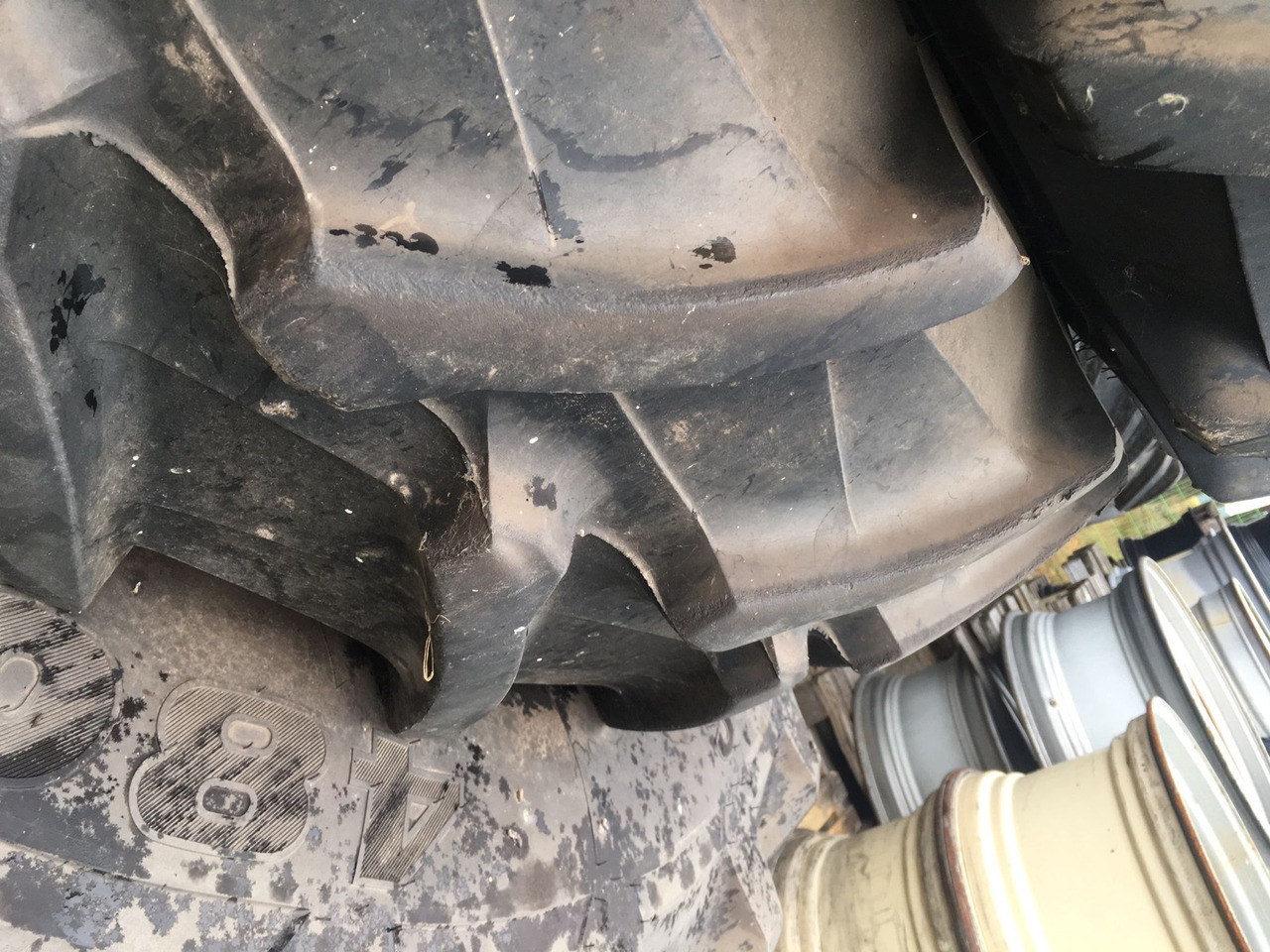 Trelleborg 480/70R42 14.9R30 - Neumáticos y llantas: foto 4 Trelleborg 480/70R42 14.9R30 - Neumáticos y llantas: foto 4