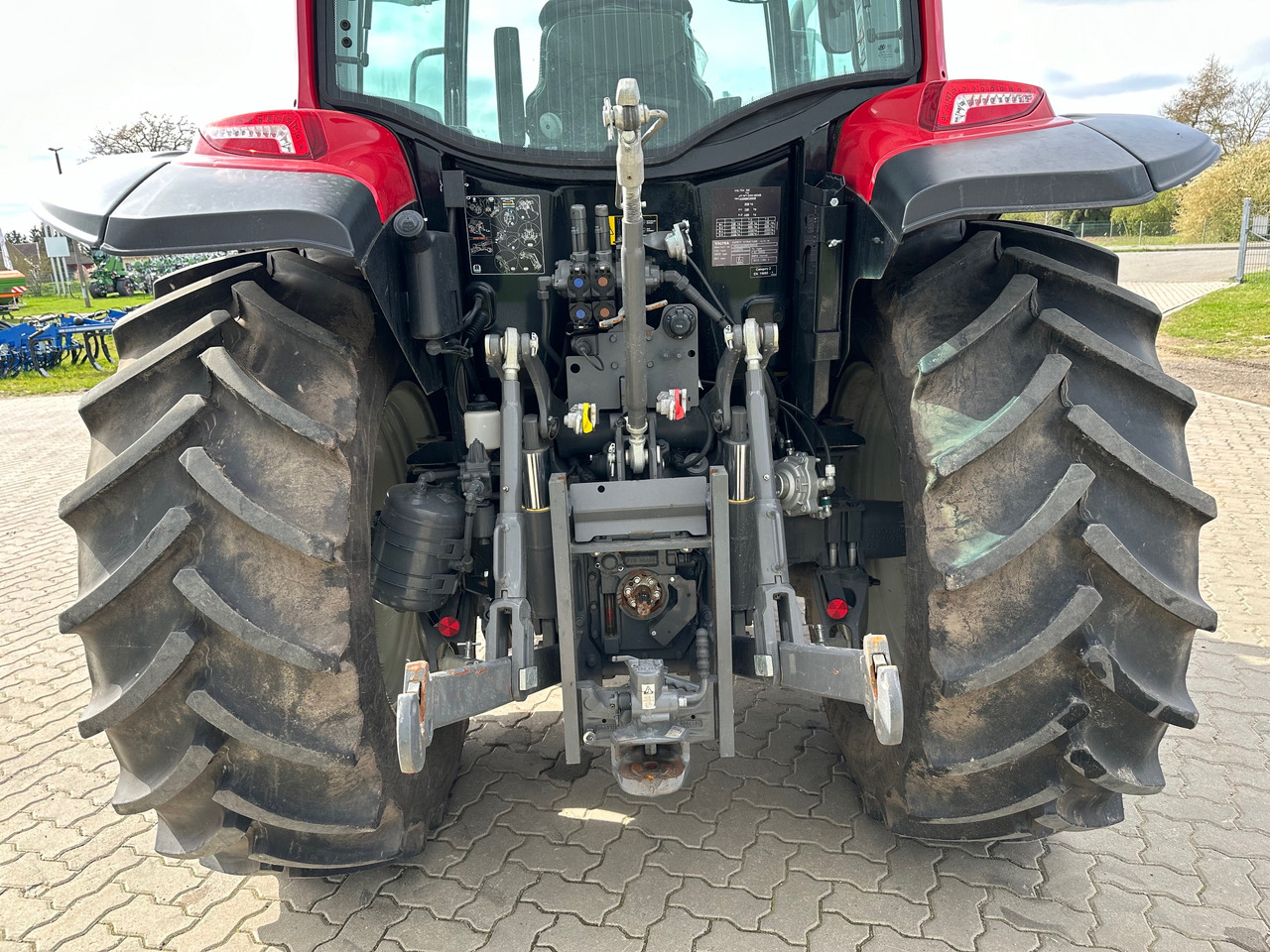 Tractor Valtra A105 MH: foto 8