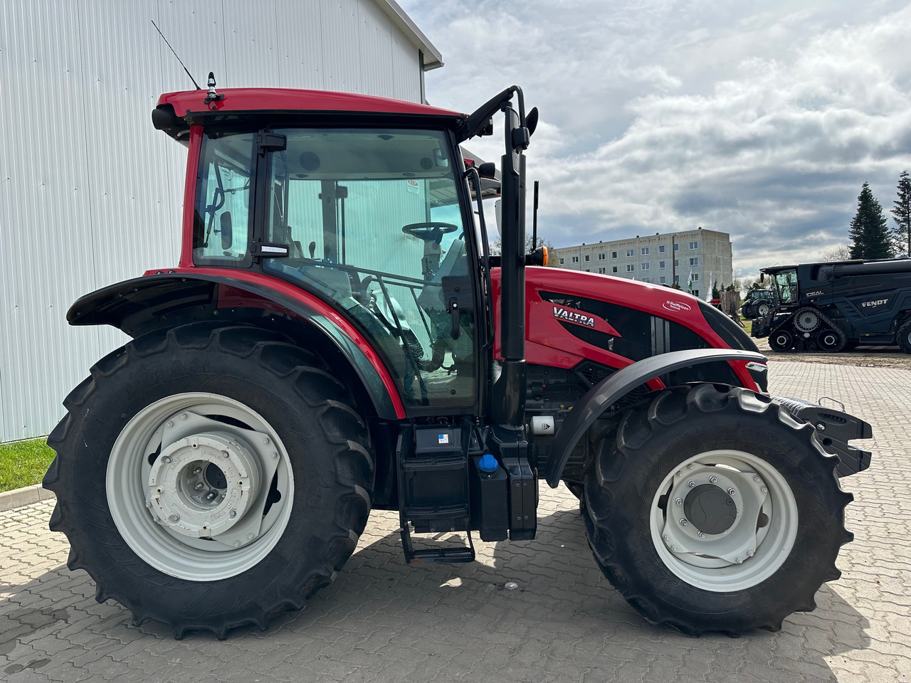 Tractor Valtra A105 MH: foto 10
