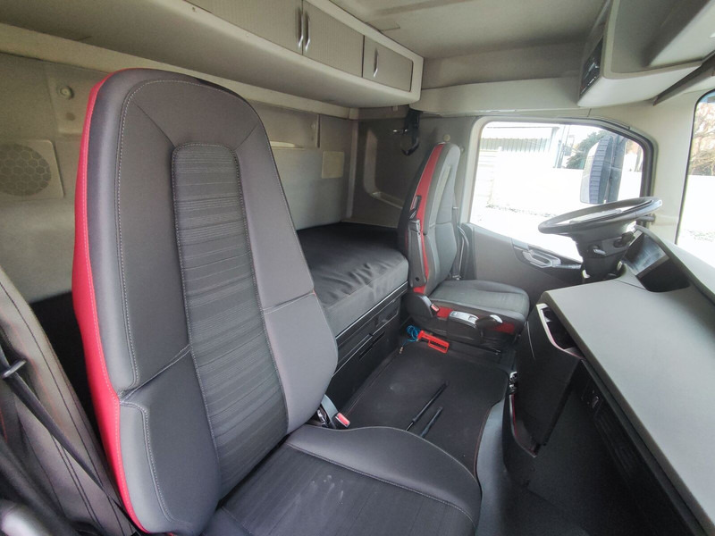 Cabina e interior para Camión Volvo LOW ROOF L2 H1: foto 10