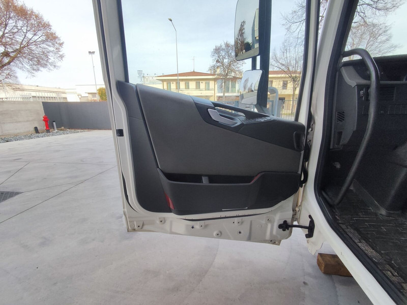 Cabina e interior para Camión Volvo LOW ROOF L2 H1: foto 14