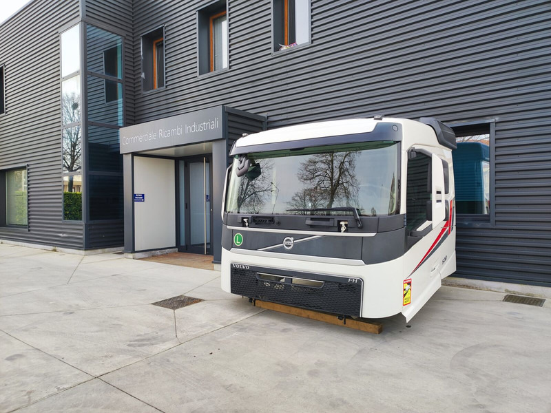 Volvo LOW ROOF L2 H1 - Cabina e interior para Camión: foto 1 Volvo LOW ROOF L2 H1 - Cabina e interior para Camión: foto 1