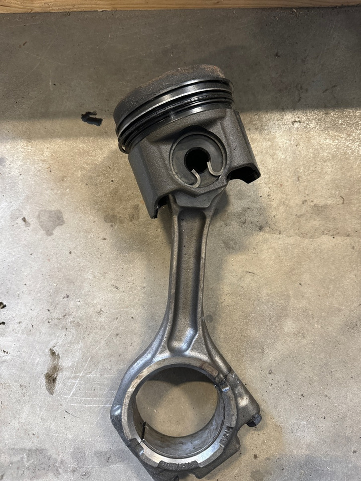 DAF CONROD 2104874 + PISTONS 2132582 - Motor y piezas para Camión: foto 1 DAF CONROD 2104874 + PISTONS 2132582 - Motor y piezas para Camión: foto 1