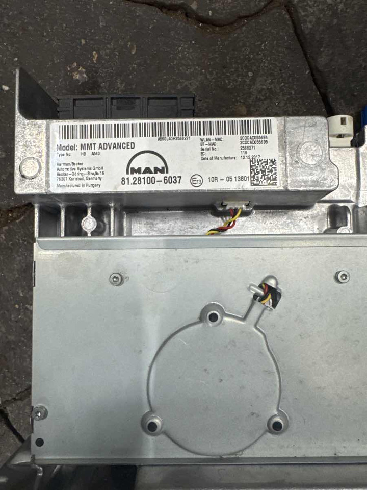 MAN RADIO / NAVI 81.28100-6037 - Sistema eléctrico para Camión: foto 2 MAN RADIO / NAVI 81.28100-6037 - Sistema eléctrico para Camión: foto 2