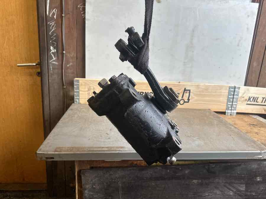 MAN STEERING GEAR 85.46200-6007 - Dirección para Camión: foto 1 MAN STEERING GEAR 85.46200-6007 - Dirección para Camión: foto 1