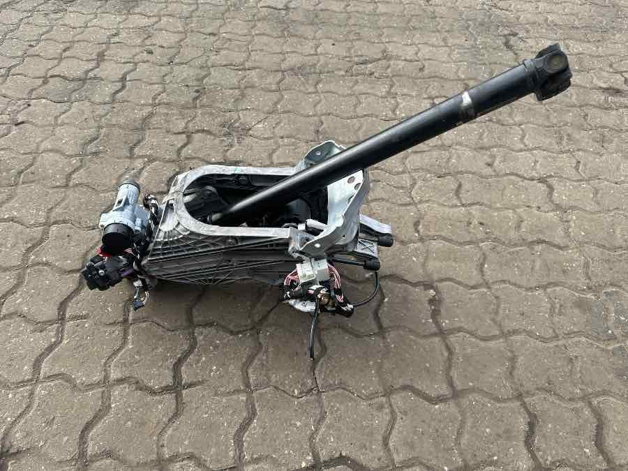 MAN STEERRING COLUM 81.46113-6289 - Dirección para Camión: foto 2 MAN STEERRING COLUM 81.46113-6289 - Dirección para Camión: foto 2