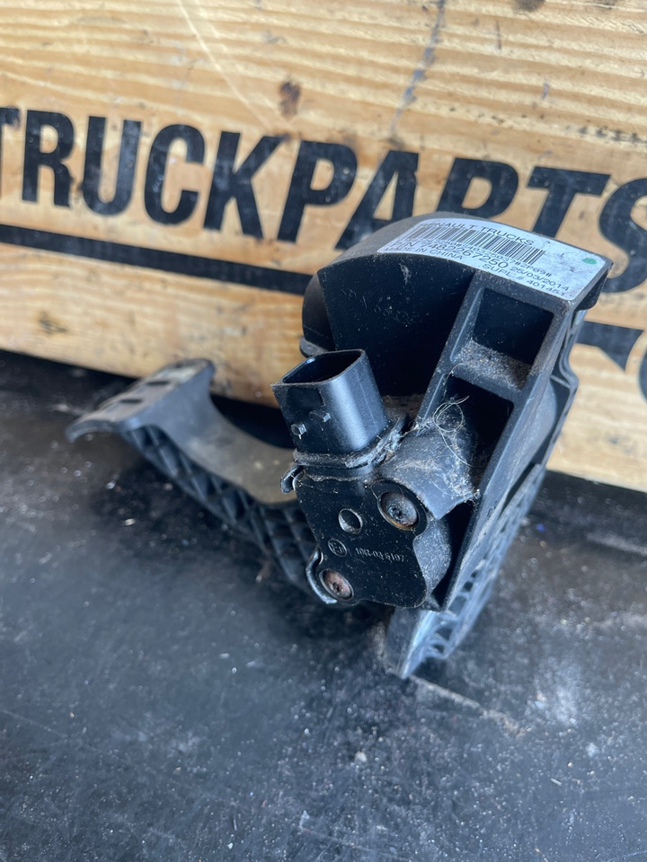 RENAULT SPEEDER PEDAL 7482267250 - Cabina e interior para Camión: foto 1 RENAULT SPEEDER PEDAL 7482267250 - Cabina e interior para Camión: foto 1