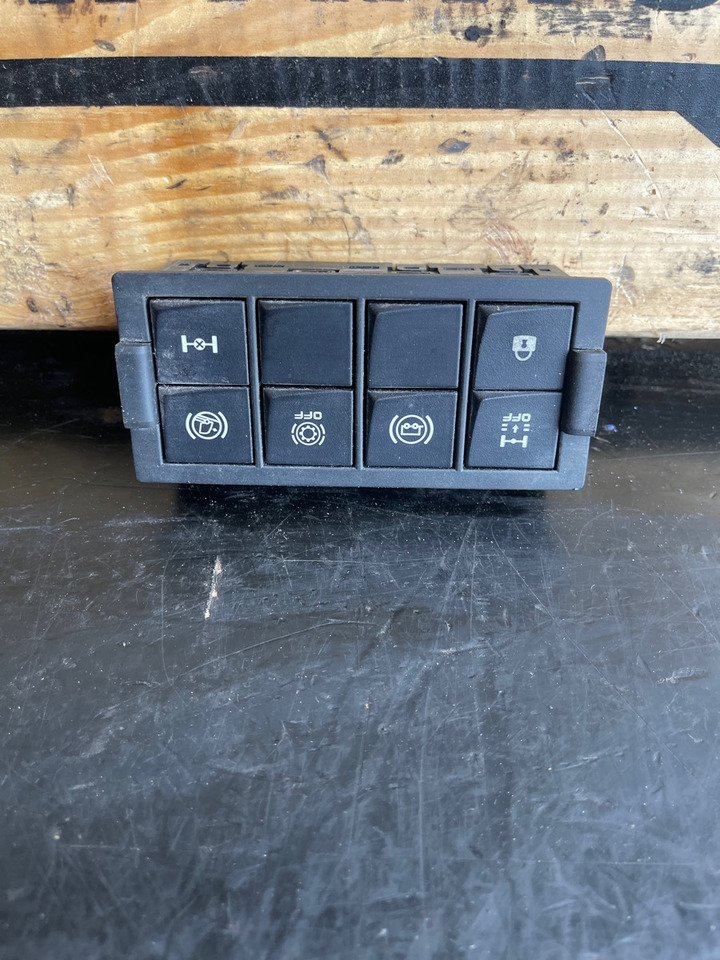 RENAULT SWITCH MODULE 7422338209 - Cabina e interior para Camión: foto 1 RENAULT SWITCH MODULE 7422338209 - Cabina e interior para Camión: foto 1