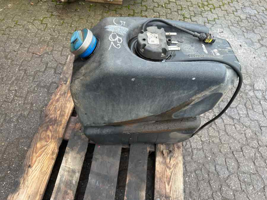 SCANIA ADBLUE TANK 2244863 - Procesamiento de combustible para Camión: foto 2 SCANIA ADBLUE TANK 2244863 - Procesamiento de combustible para Camión: foto 2