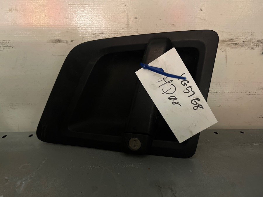 SCANIA DOOR HANDLE RIGHT HAND 2642212 - Cabina e interior para Camión: foto 1 SCANIA DOOR HANDLE RIGHT HAND 2642212 - Cabina e interior para Camión: foto 1