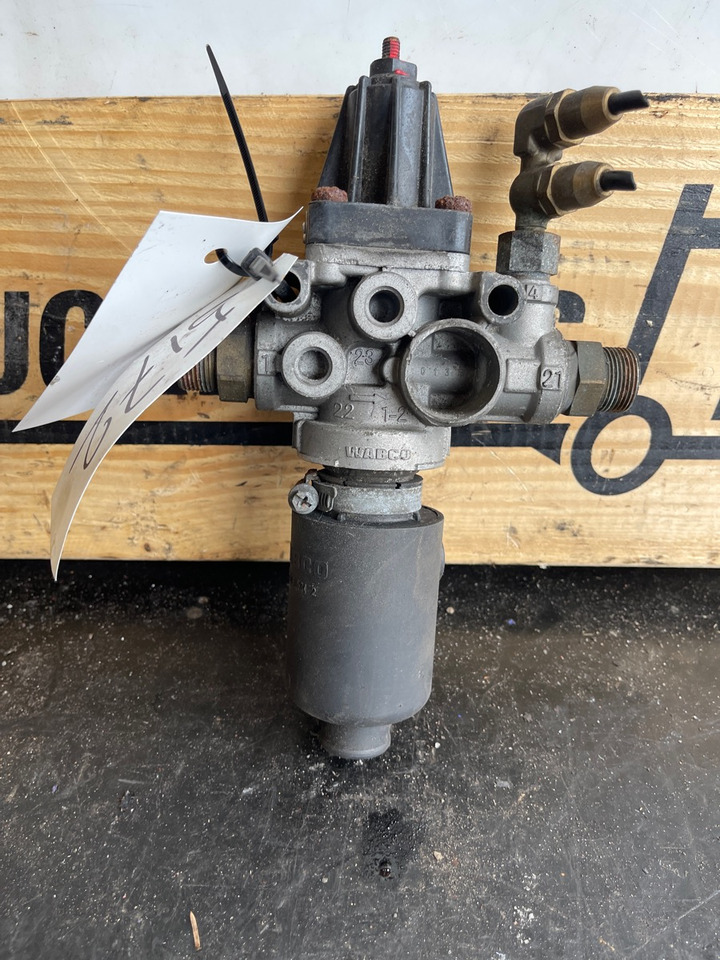 SCANIA VALVE 2250955 - Válvula de freno para Camión: foto 1 SCANIA VALVE 2250955 - Válvula de freno para Camión: foto 1