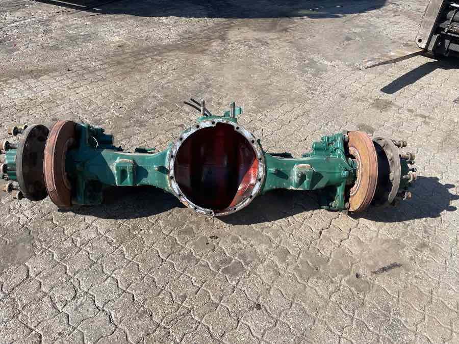 VOLVO REAR AXLE 21999715 - Eje y piezas para Camión: foto 1 VOLVO REAR AXLE 21999715 - Eje y piezas para Camión: foto 1
