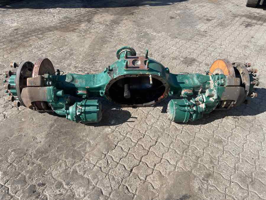 VOLVO REAR AXLE 22324054 - Eje y piezas para Camión: foto 1 VOLVO REAR AXLE 22324054 - Eje y piezas para Camión: foto 1