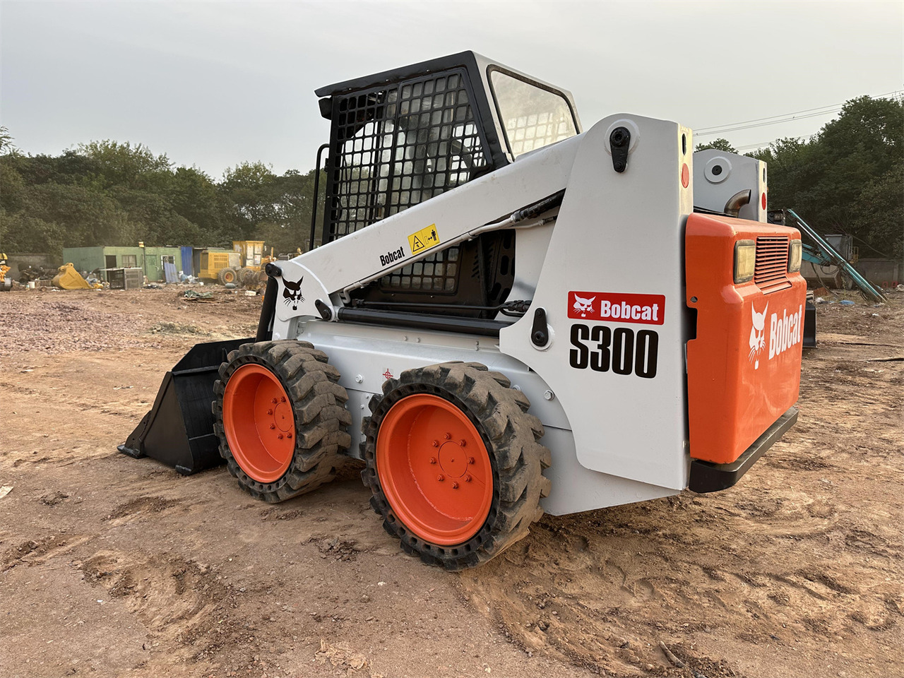 Minicargadora BOBCAT S300: foto 8 Minicargadora BOBCAT S300: foto 8