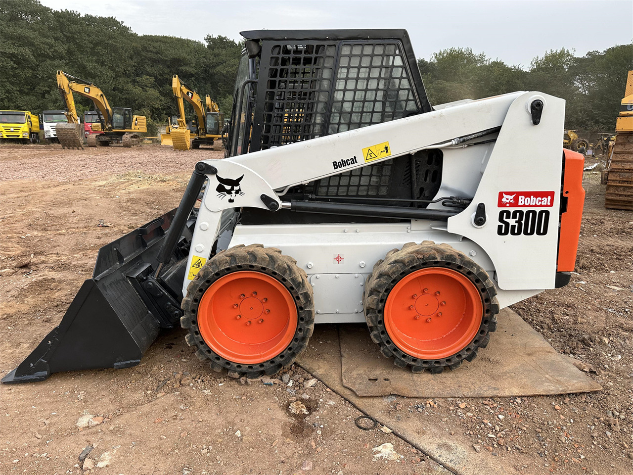 Minicargadora BOBCAT S300: foto 6 Minicargadora BOBCAT S300: foto 6
