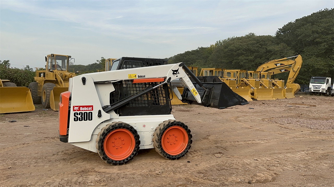 Minicargadora BOBCAT S300: foto 7 Minicargadora BOBCAT S300: foto 7