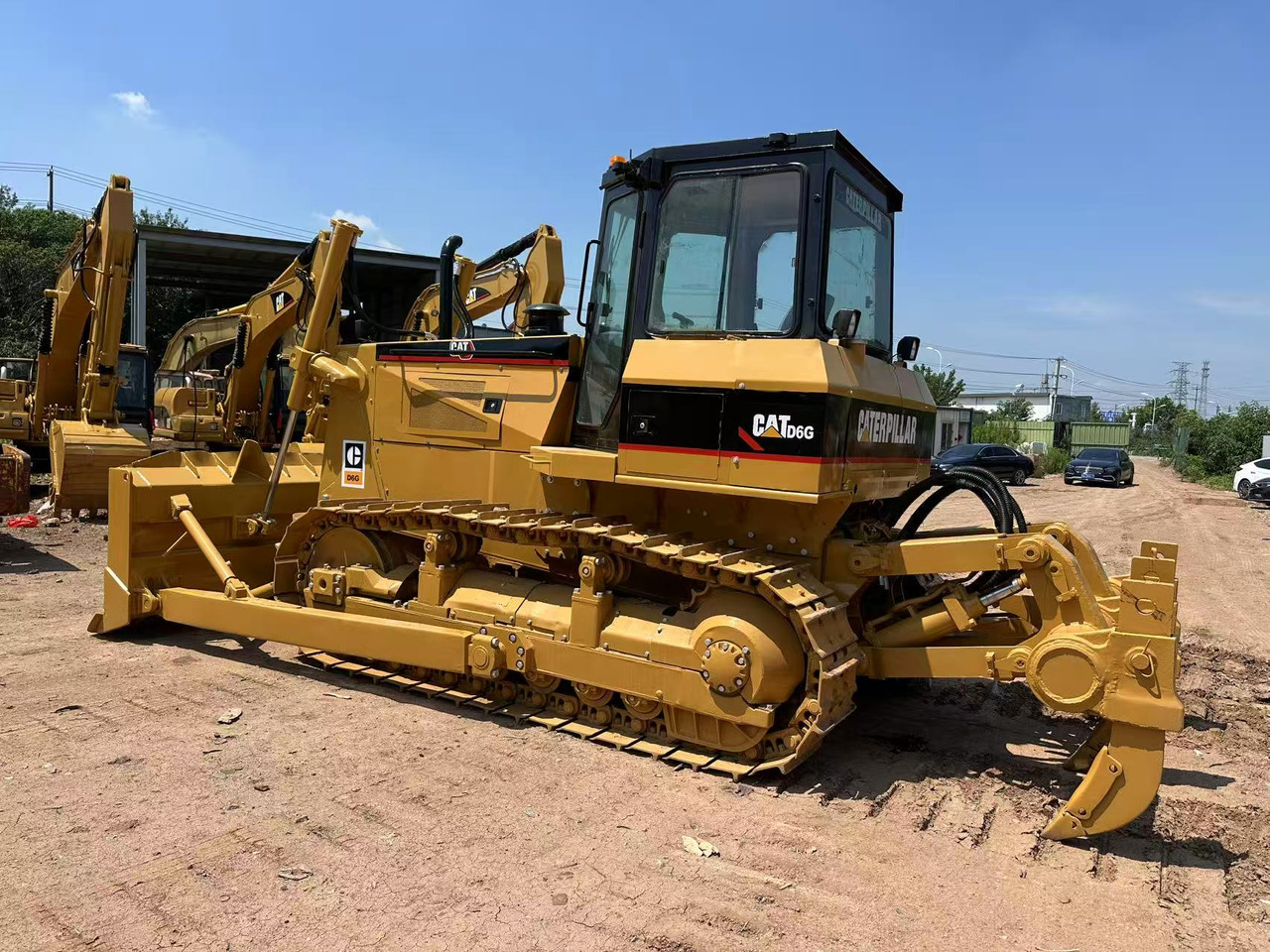 CAT D6G - Bulldozer: foto 1 CAT D6G - Bulldozer: foto 1