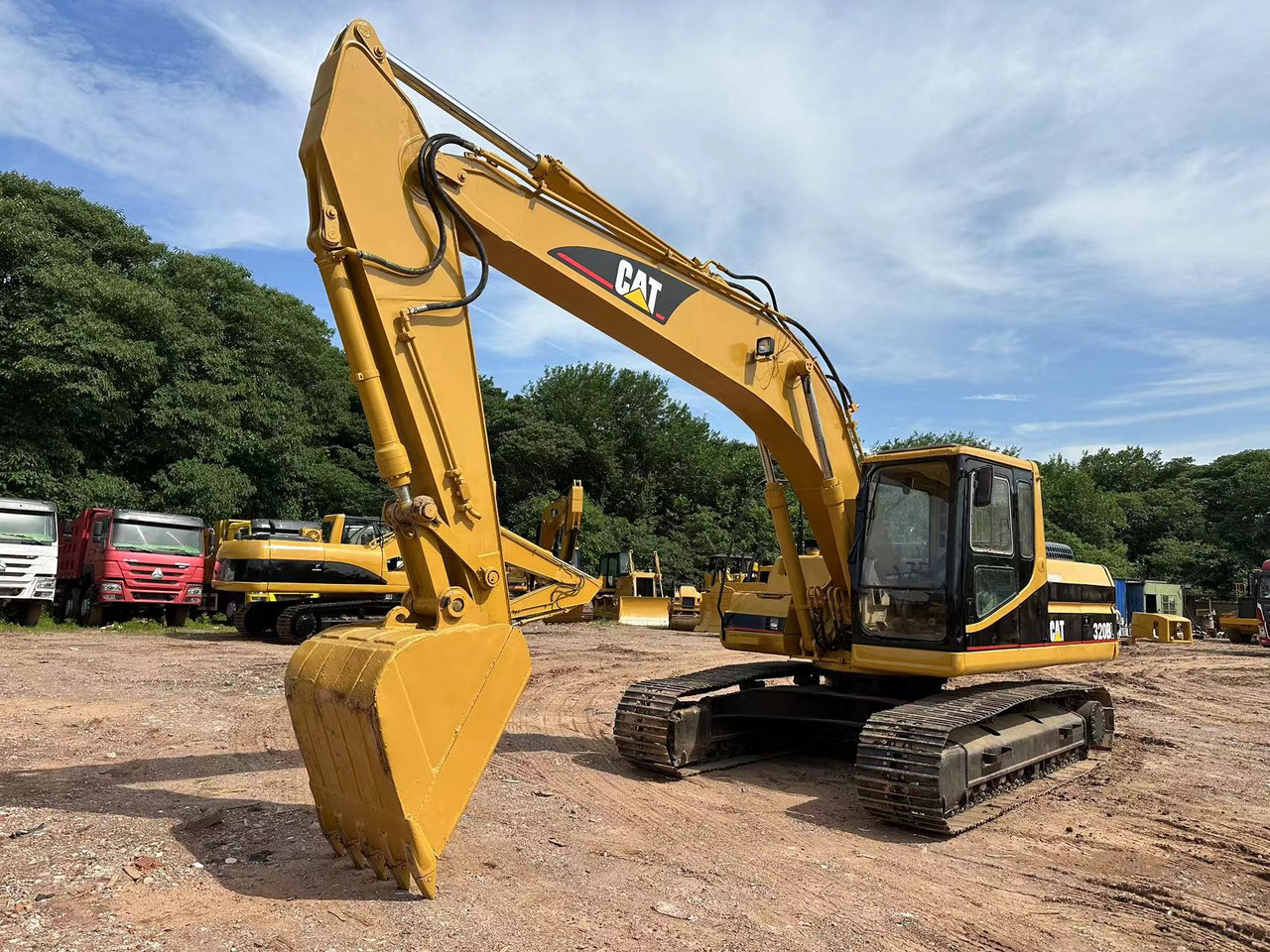 CATERPILLAR 320B - Excavadora de cadenas: foto 2 CATERPILLAR 320B - Excavadora de cadenas: foto 2