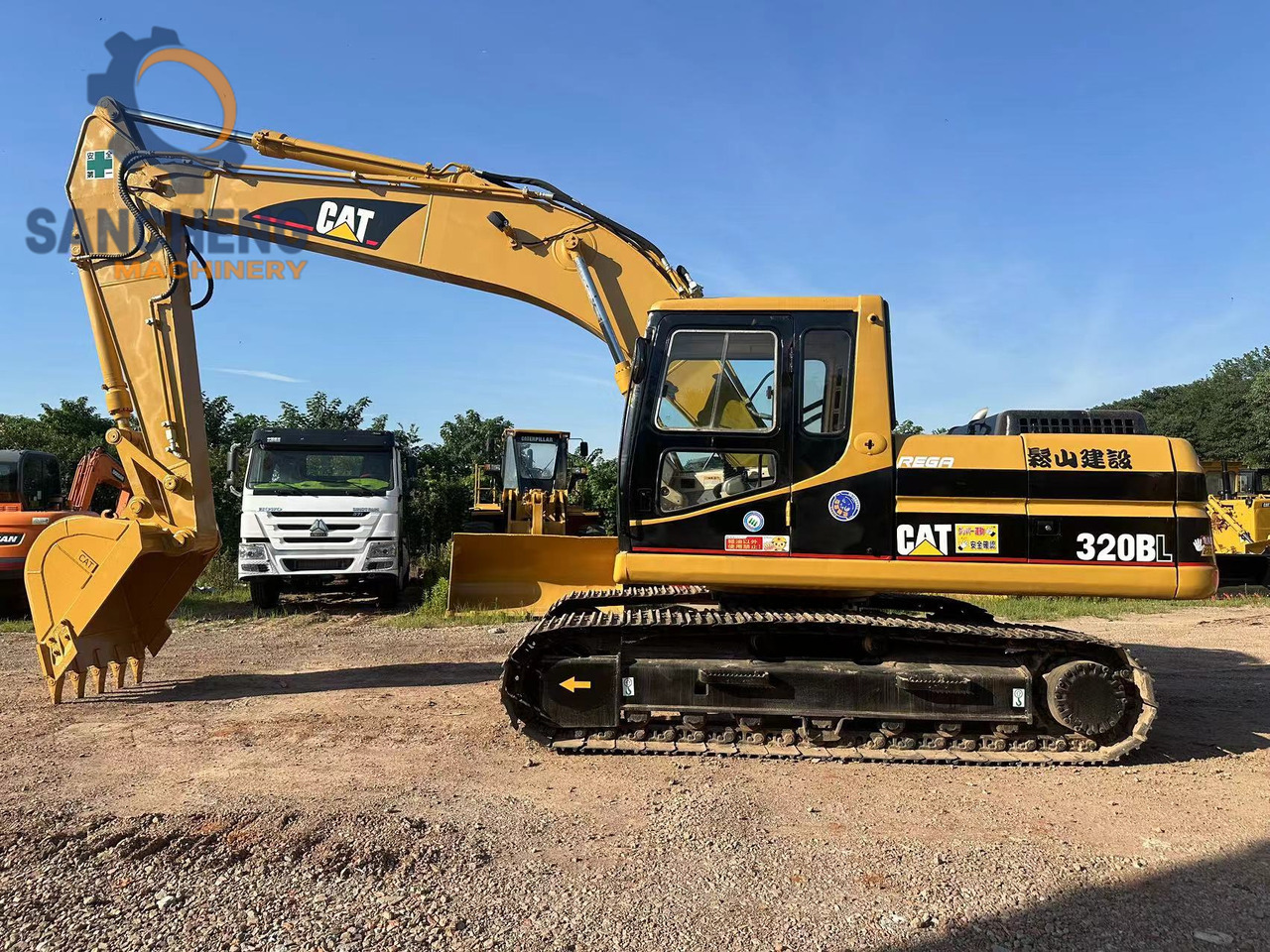 CATERPILLAR 320BL - Excavadora de cadenas: foto 1 CATERPILLAR 320BL - Excavadora de cadenas: foto 1