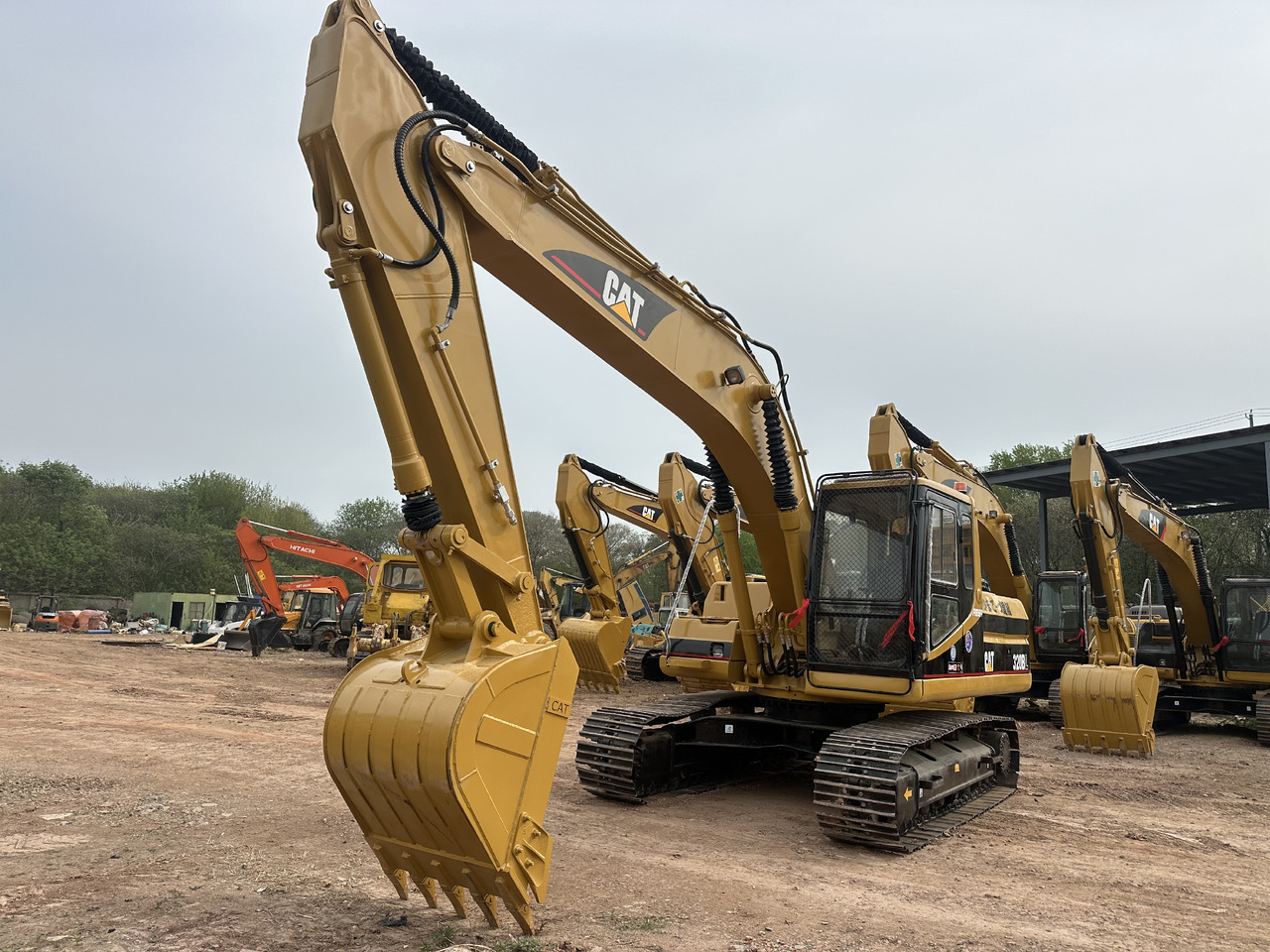 CATERPILLAR 320BL - Excavadora de cadenas: foto 3 CATERPILLAR 320BL - Excavadora de cadenas: foto 3