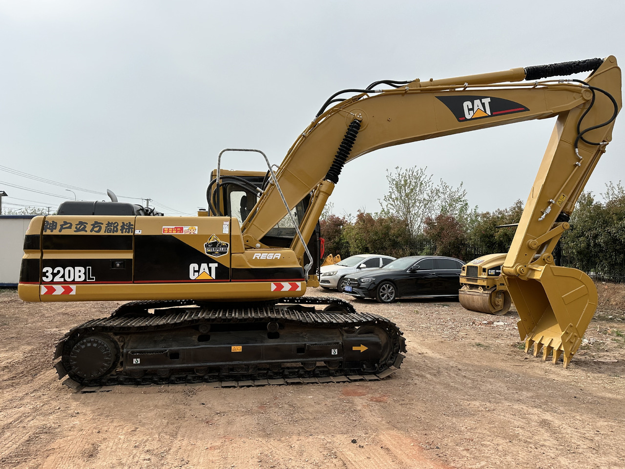 CATERPILLAR 320BL - Excavadora de cadenas: foto 3 CATERPILLAR 320BL - Excavadora de cadenas: foto 3