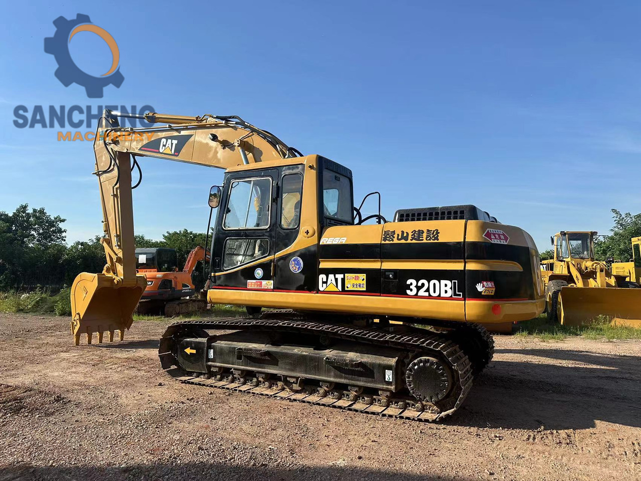 CATERPILLAR 320BL - Excavadora de cadenas: foto 1 CATERPILLAR 320BL - Excavadora de cadenas: foto 1