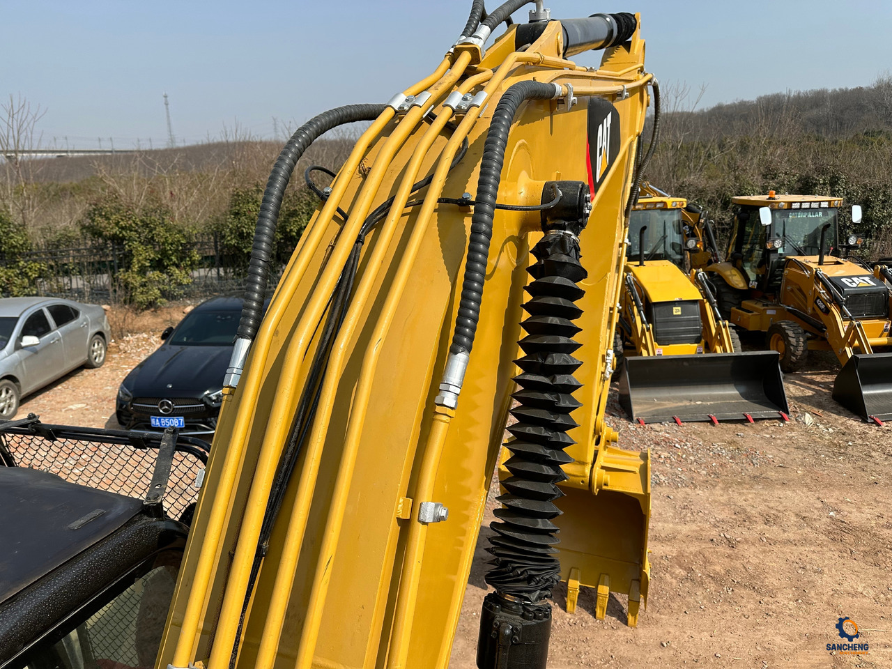 Excavadora de cadenas CATERPILLAR 320D2L: foto 10