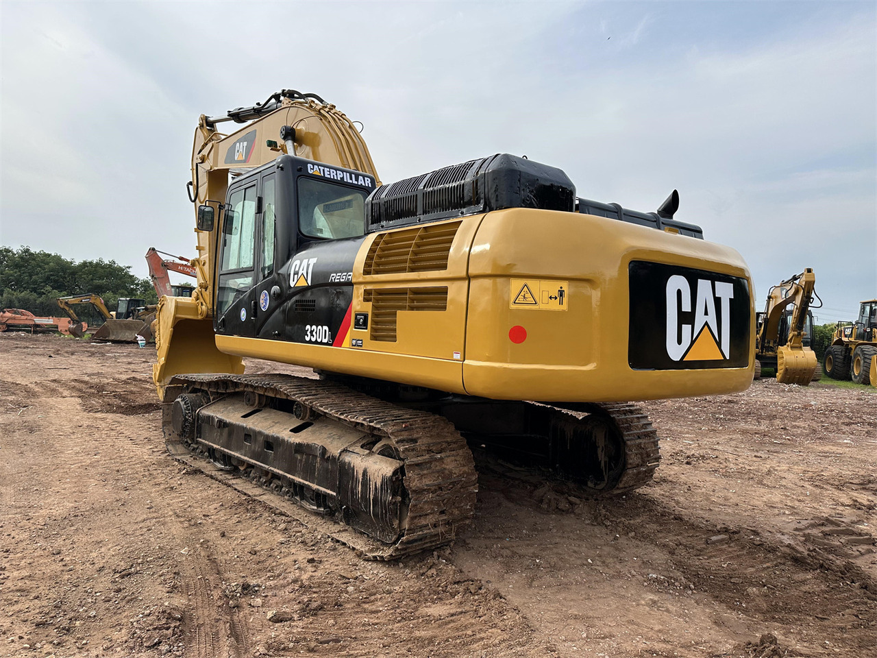 Excavadora de cadenas CATERPILLAR 330D: foto 6
