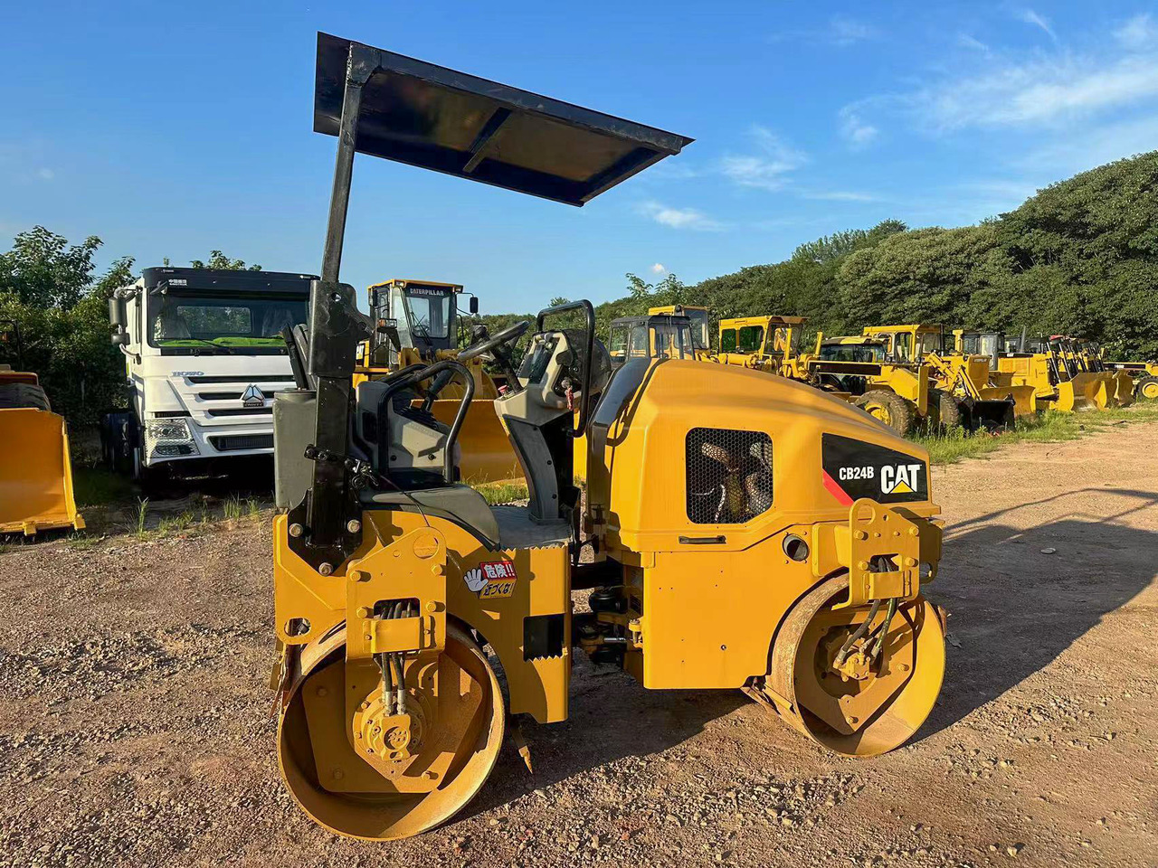 CATERPILLAR CB24B - Rodillo: foto 4 CATERPILLAR CB24B - Rodillo: foto 4