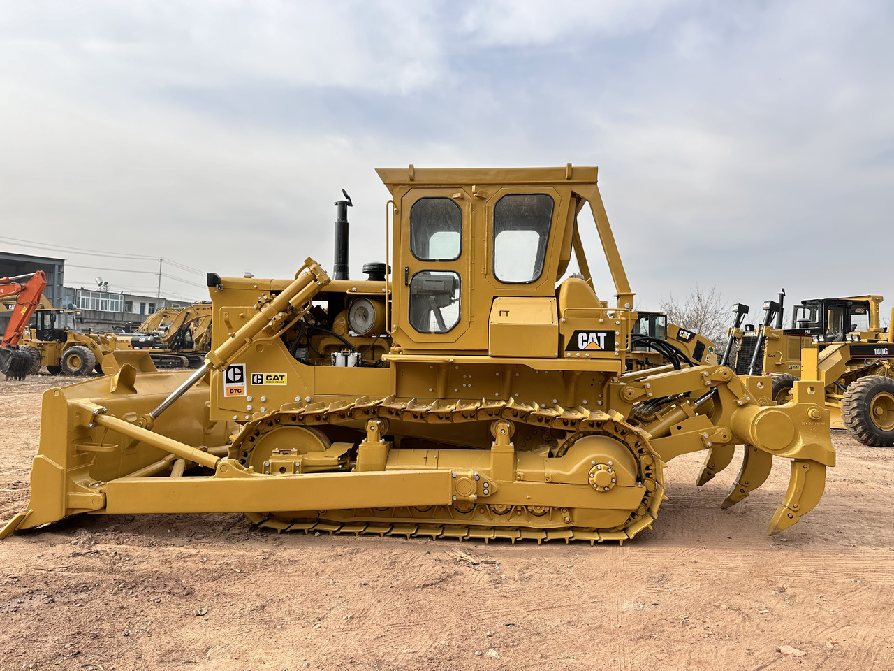 CATERPILLAR D7G - Bulldozer: foto 2 CATERPILLAR D7G - Bulldozer: foto 2