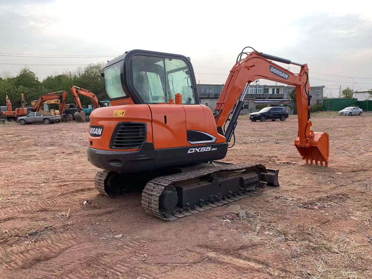 DOOSAN DX55 - Excavadora: foto 1 DOOSAN DX55 - Excavadora: foto 1