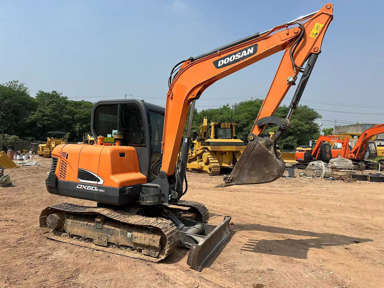 DOOSAN DX60 - Excavadora de cadenas: foto 1 DOOSAN DX60 - Excavadora de cadenas: foto 1