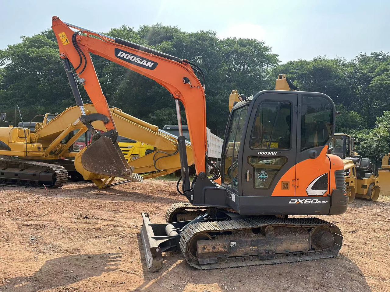 DOOSAN DX60 - Excavadora de cadenas: foto 1 DOOSAN DX60 - Excavadora de cadenas: foto 1