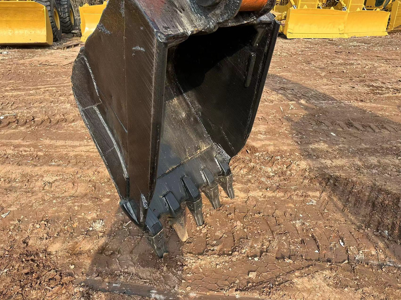 HITACHI EX200 - Excavadora de cadenas: foto 2 HITACHI EX200 - Excavadora de cadenas: foto 2