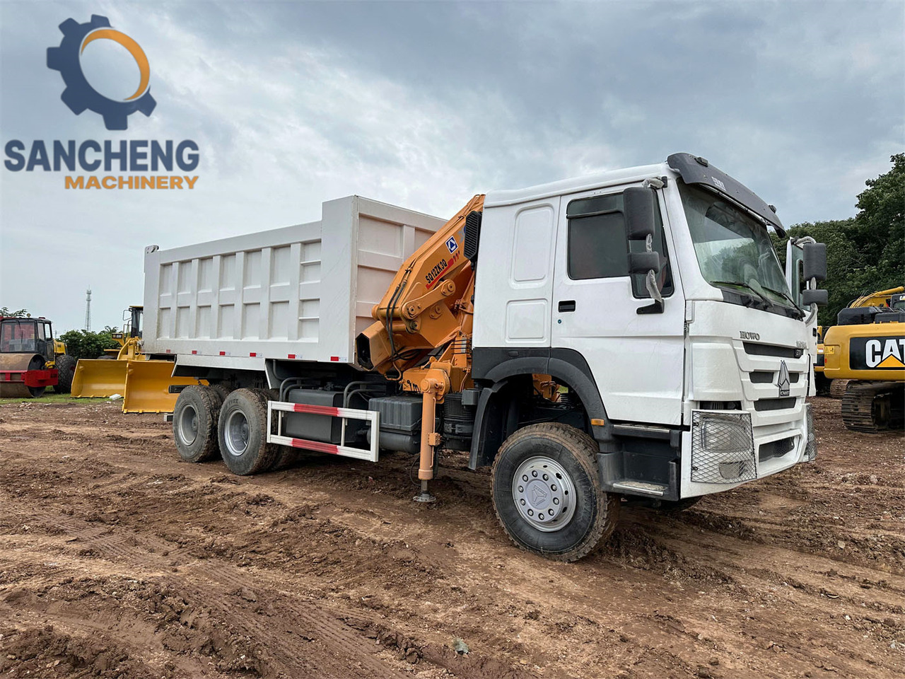 HOWO 371 crane truck - Camión grúa: foto 1 HOWO 371 crane truck - Camión grúa: foto 1
