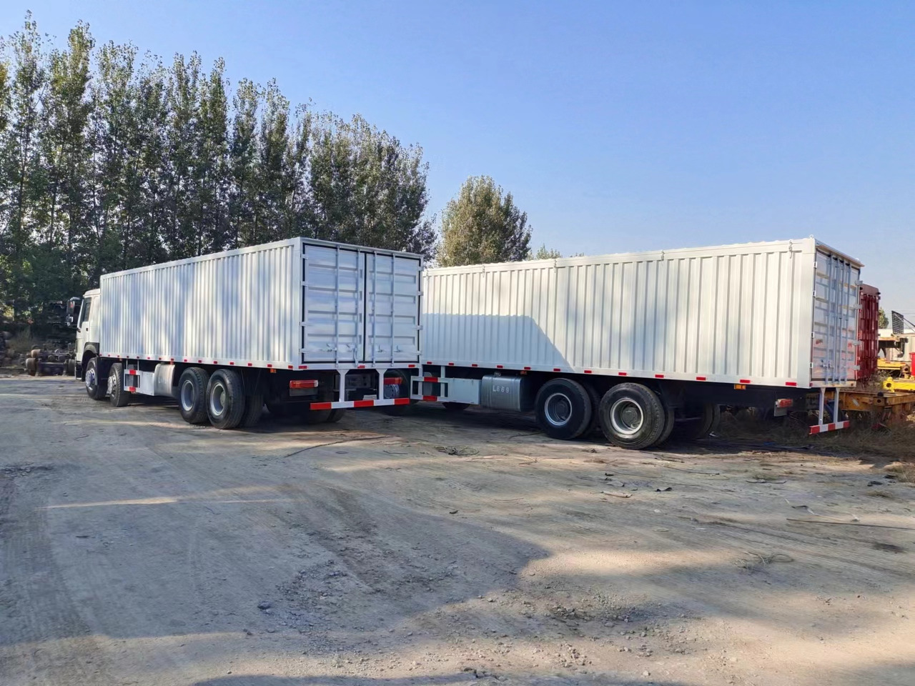 SINOTRUK 400 HOWO Box truck - Camión isotérmico: foto 5 SINOTRUK 400 HOWO Box truck - Camión isotérmico: foto 5