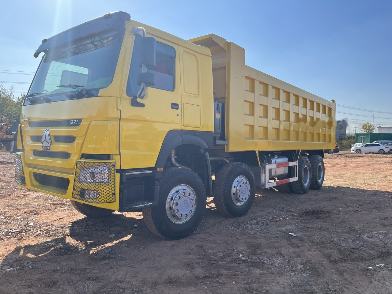 SINOTRUK HOWO 371 Dump Truck 8x4 - Camión volquete: foto 5 SINOTRUK HOWO 371 Dump Truck 8x4 - Camión volquete: foto 5