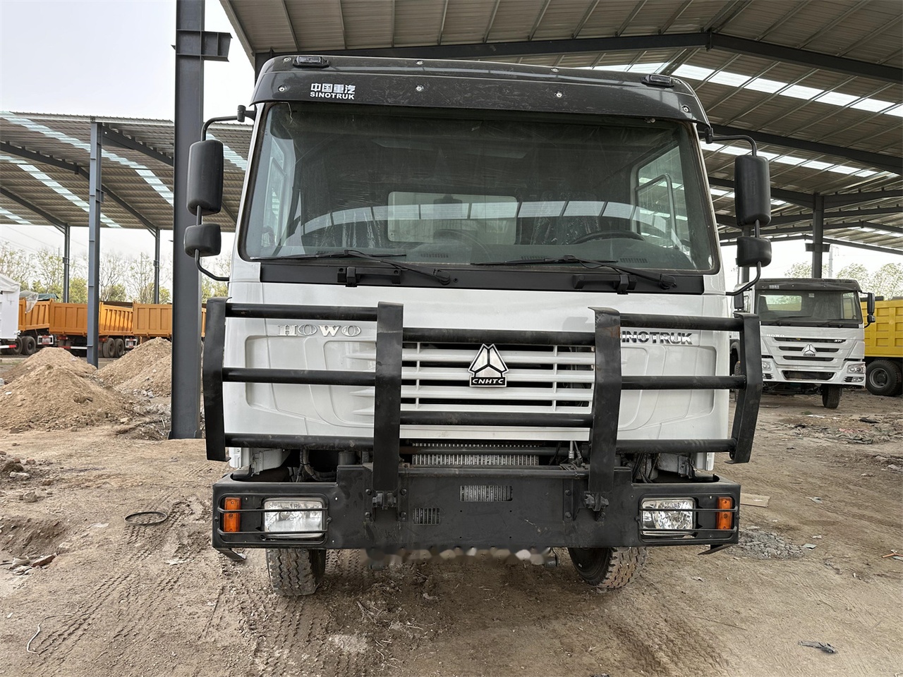 SINOTRUK HOWO 371 Dump Truck - Camión volquete: foto 2 SINOTRUK HOWO 371 Dump Truck - Camión volquete: foto 2