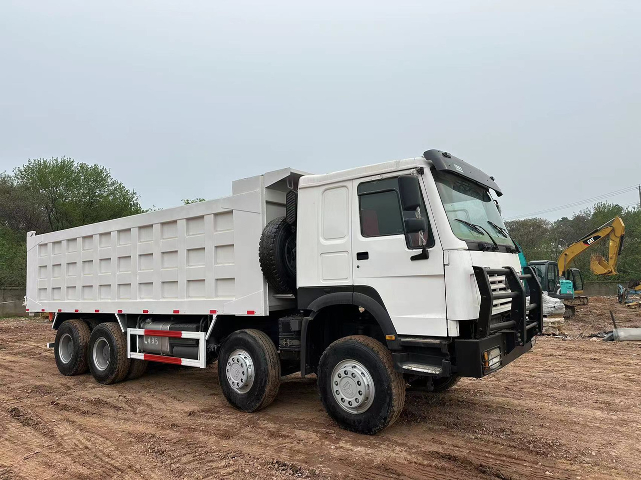 SINOTRUK HOWO 371 with Bumper - Camión volquete: foto 5 SINOTRUK HOWO 371 with Bumper - Camión volquete: foto 5