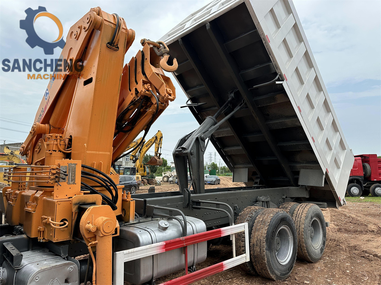 Camión grúa SINOTRUK Howo 371 6x4 crane truck: foto 8