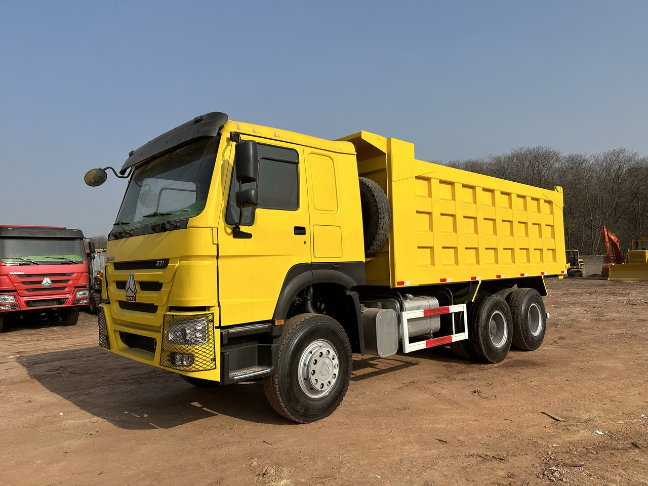 SINOTRUK Howo 6x4 Dump truck 371hp - Camión volquete: foto 2 SINOTRUK Howo 6x4 Dump truck 371hp - Camión volquete: foto 2
