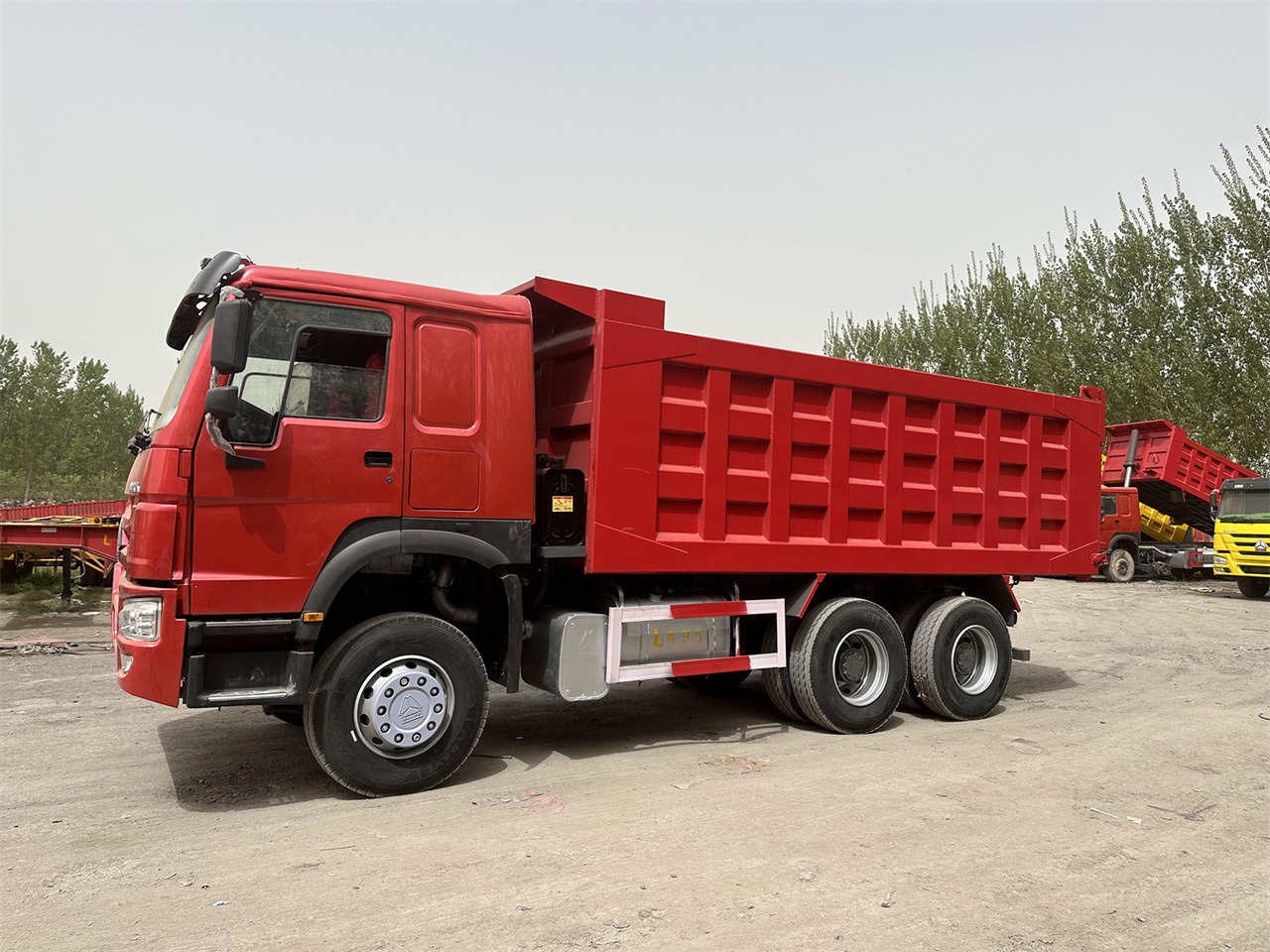 SINOTRUK Howo Dump truck 371 - Camión volquete: foto 5 SINOTRUK Howo Dump truck 371 - Camión volquete: foto 5