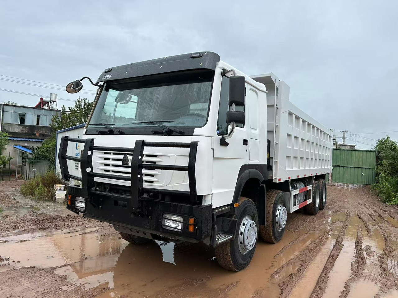 Sinotruk HOWO 371hp - Camión volquete: foto 1 Sinotruk HOWO 371hp - Camión volquete: foto 1