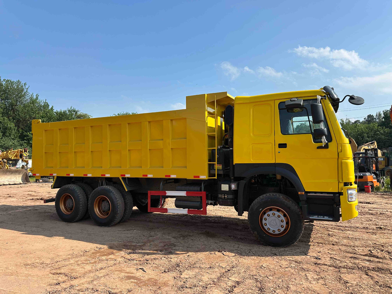 Camión volquete Sinotruk HOWO 400hp 6X4: foto 6