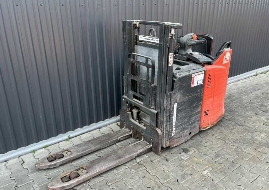 Linde D12SP - Apilador: foto 1 Linde D12SP - Apilador: foto 1