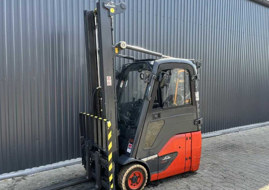 Linde E15-02 - Carretilla elevadora eléctrica: foto 1 Linde E15-02 - Carretilla elevadora eléctrica: foto 1